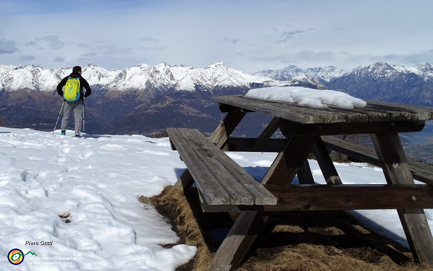 24 Bel panorama sul lago e i suoi monti.JPG